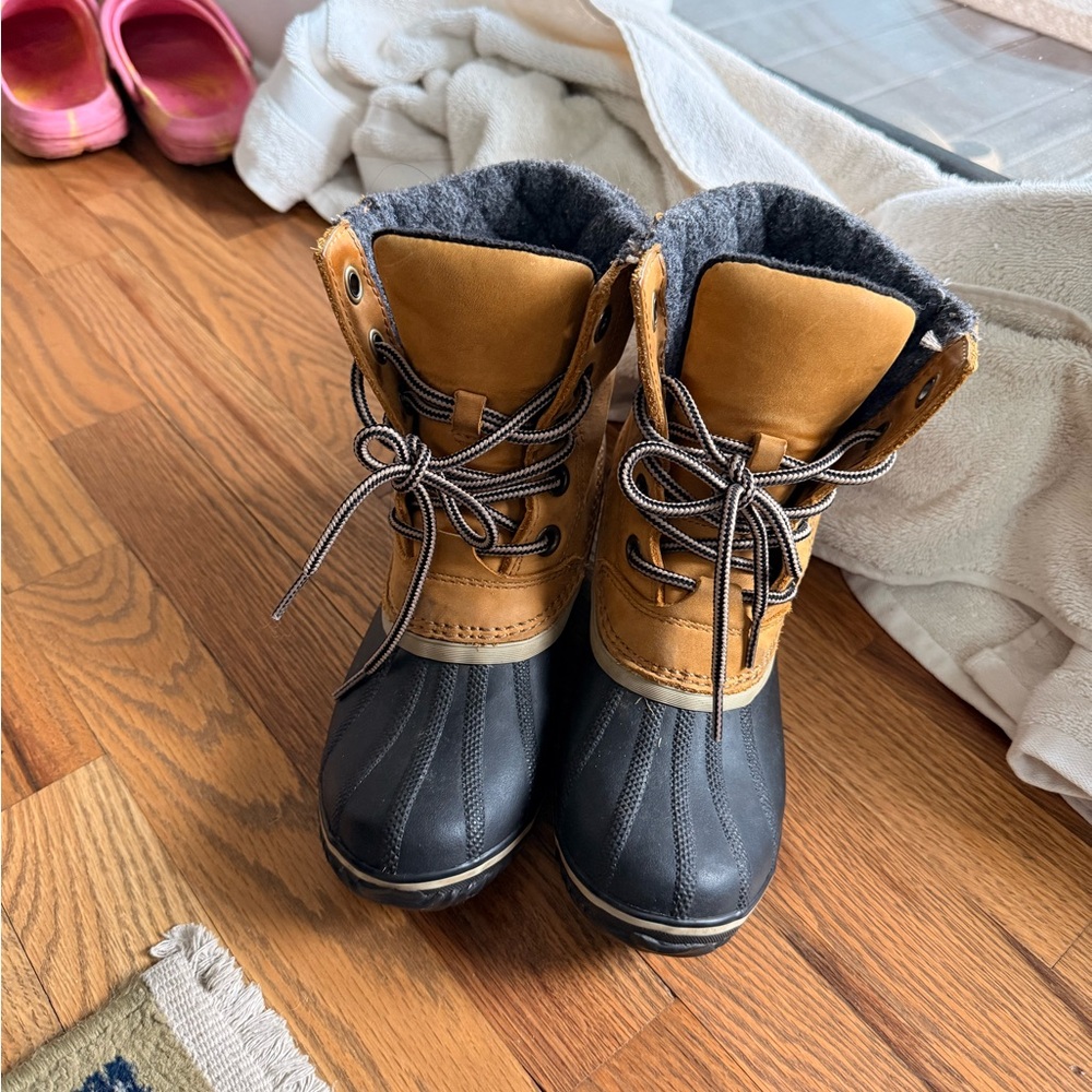 Sorel Tan and Gray Winter Boots - Slimpack Lace Winter Boots